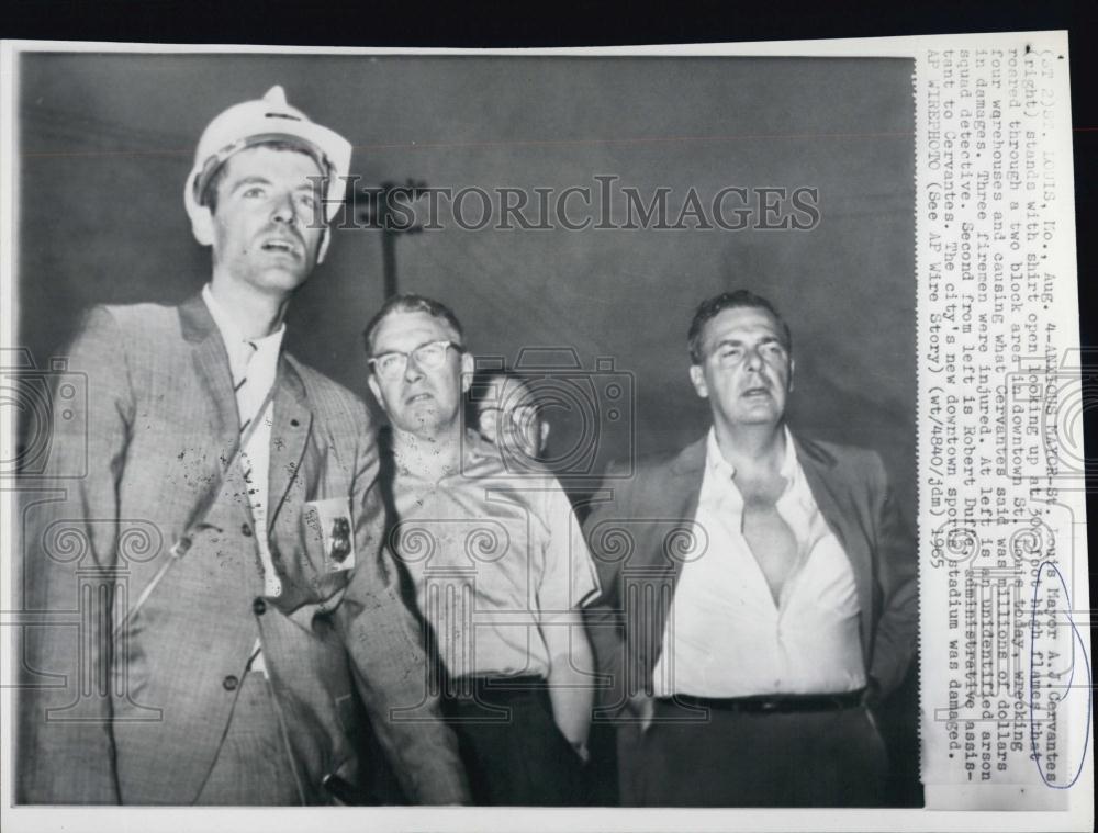 1965 Press Photo St Louis Mayor AJ Cervantes Men Watching Fire - RSL00475 - Historic Images
