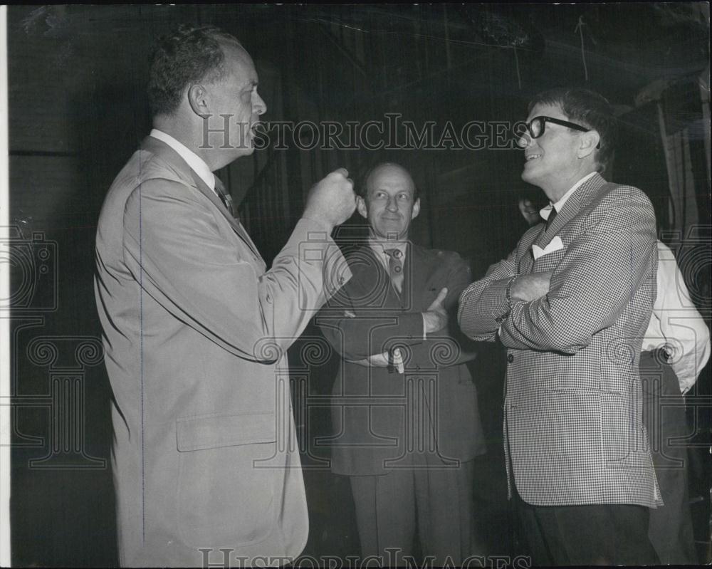 1964 Press Photo Autopr Given A Connor Director Garson Kanon Michael - Historic Images