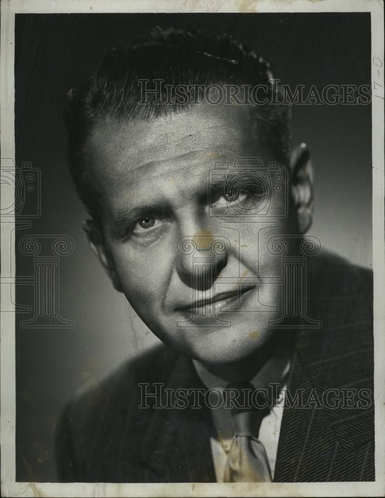 1954 Press Photo Ralph Bellamy Stars In "Man Against Crime" - RSL41529 - Historic Images