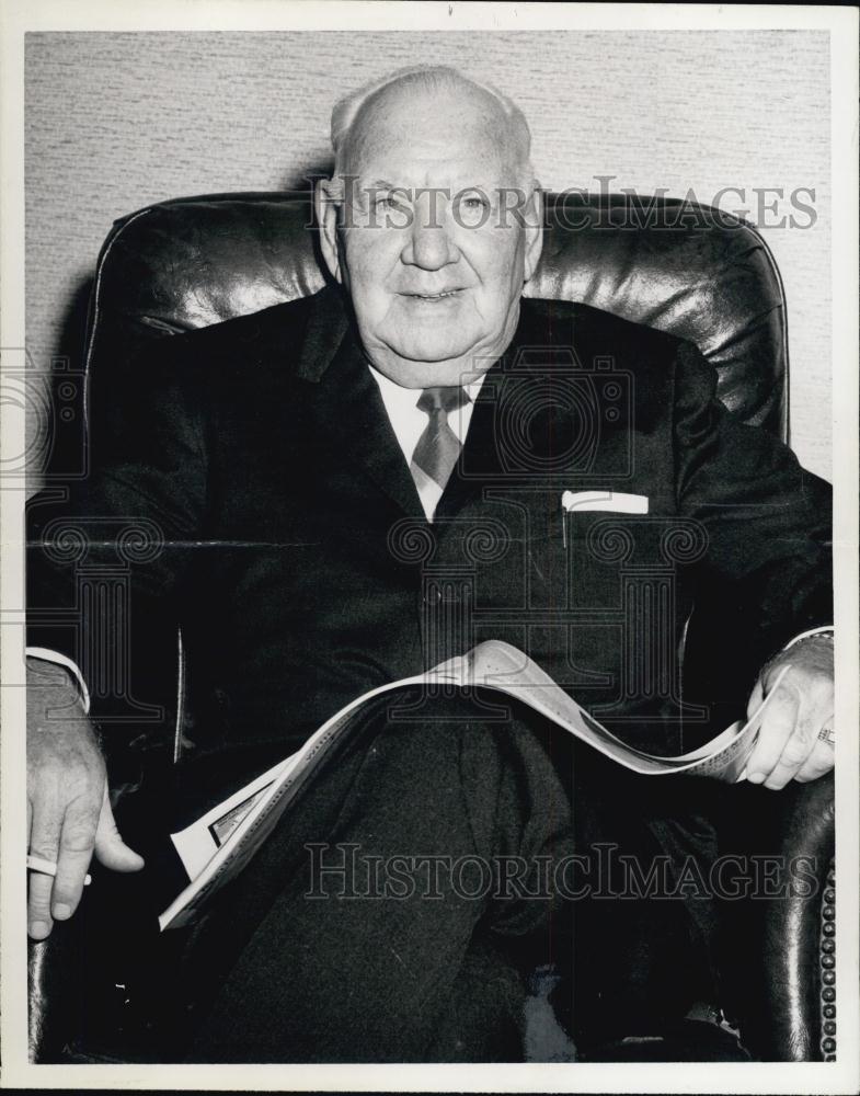 Press Photo Officer Eddie Daley At Appreciation Banquet - RSL03341 - Historic Images