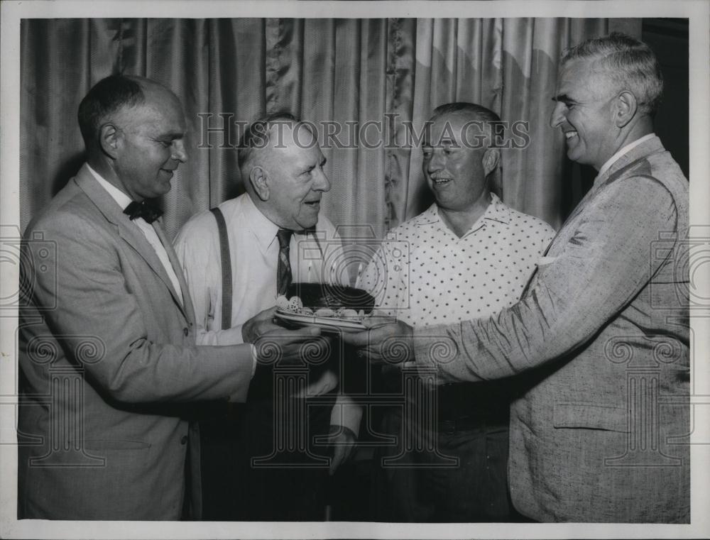 1959 Press Photo Mass Mayors Assoc Curtis Watkins Pres, James Cahillane - Historic Images