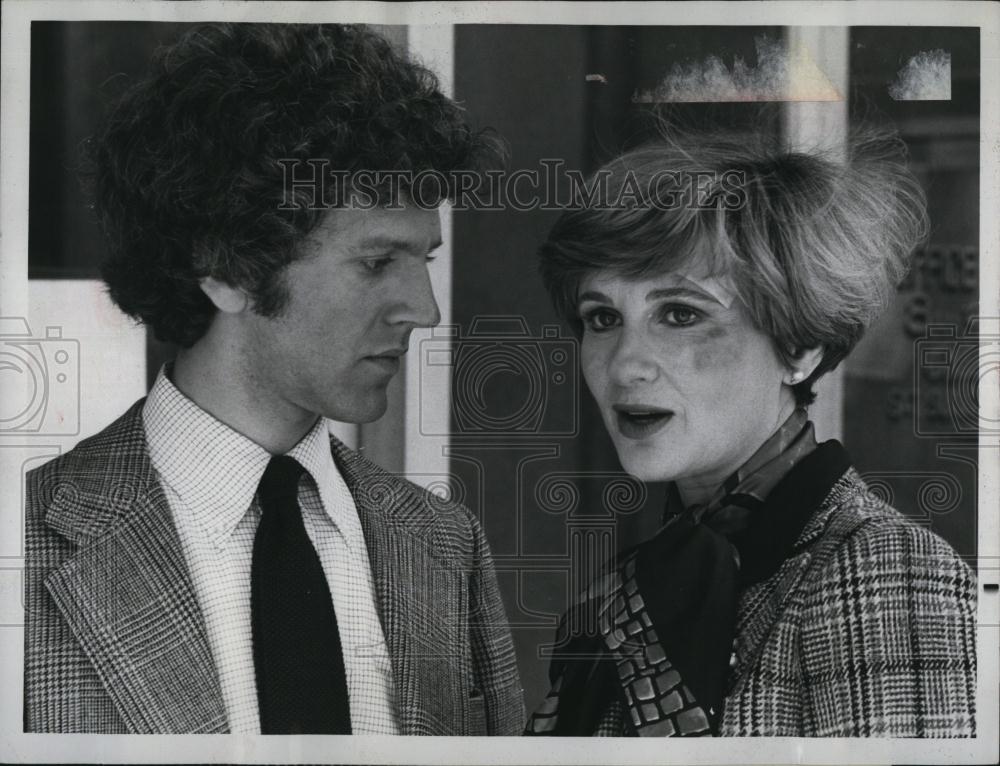 1977 Press Photo John Rubenstein and Carol Rossen in &quot;Corey: For The People&quot; - Historic Images