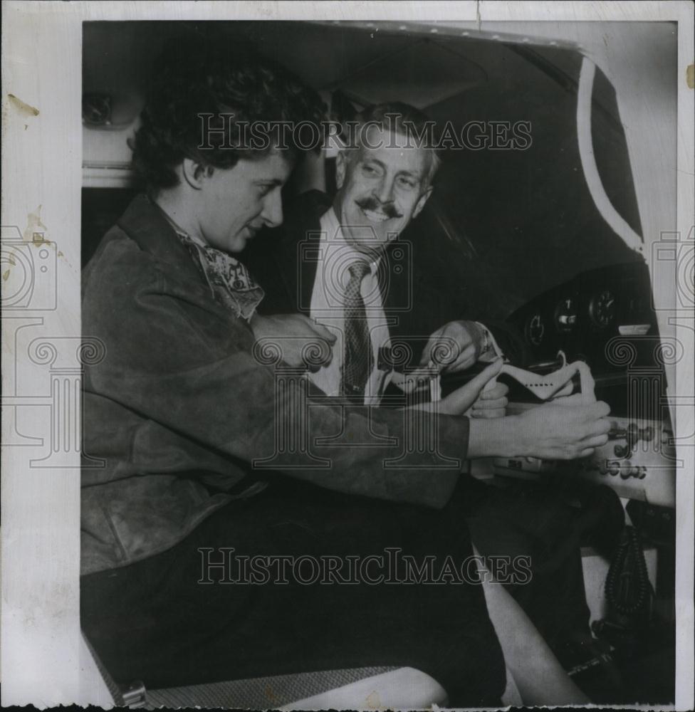 1955 Press Photo Gerry Smith Women&#39;s Editor Tarentum Valley Daily News Al - Historic Images