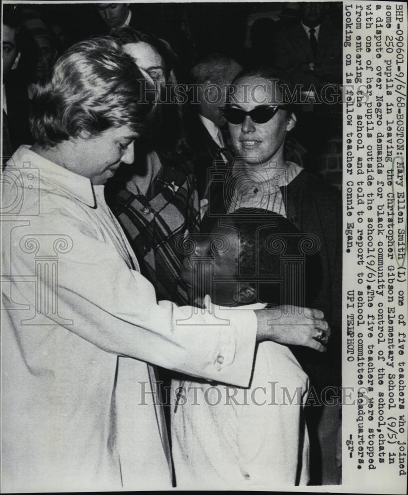 1958 Press Photo Teacher Mary Ellen Smith at school - RSL43979 - Historic Images