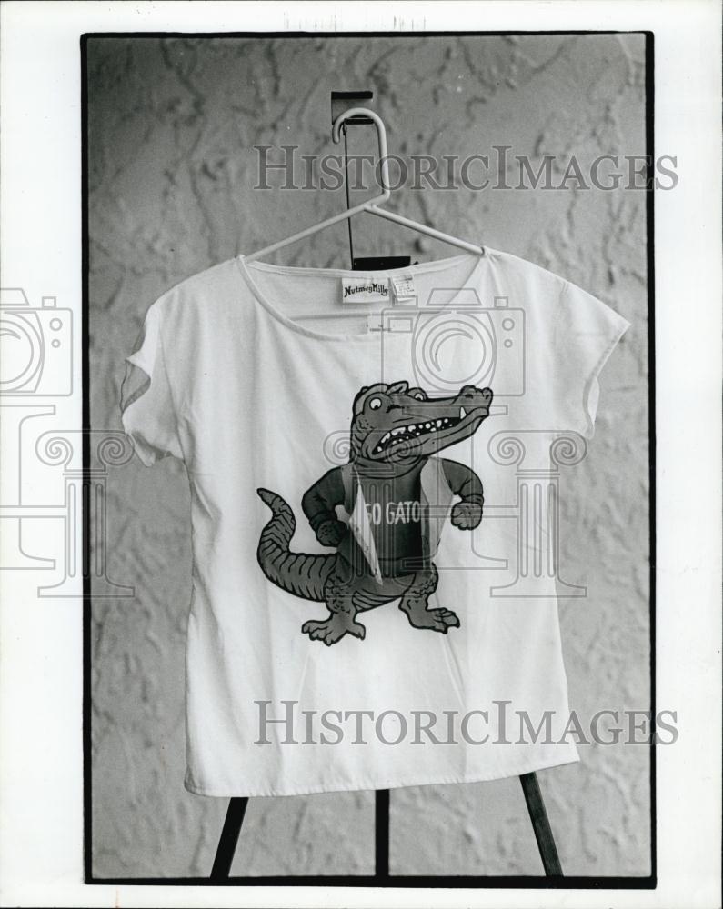 1985 Press Photo T-Shirt For University Of Florida With &quot;Go Gators&quot; Slogan - Historic Images