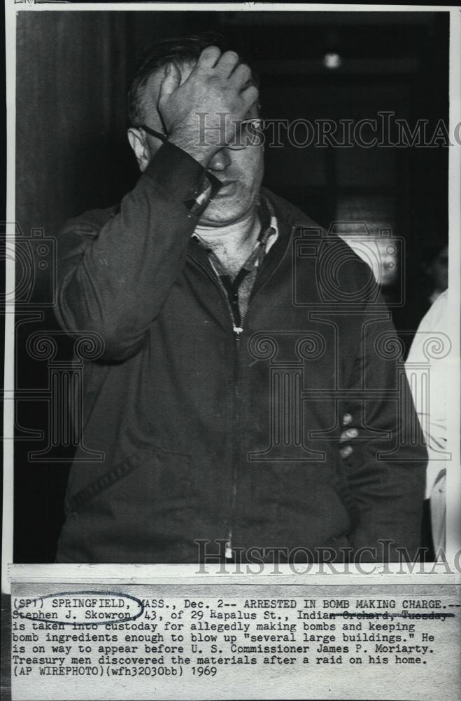 1969 Press Photo Stephen Skowron after taken into custody - RSL44237 - Historic Images