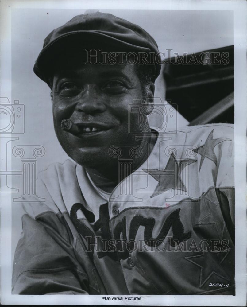 1976 Press Photo James earl Jones all Stars and Motor kings - RSL83229 - Historic Images