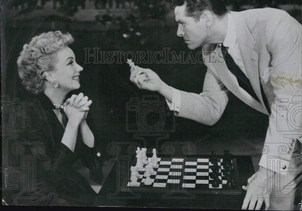 1951 Press Photo Ann Sothern and Robert Cummings in &quot;Faithfully Yours&quot; - Historic Images