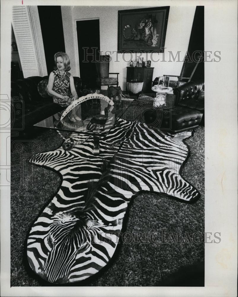 1973 Press Photo Mrs Cook in the Den of her Dunedin Home - RSL92133 - Historic Images