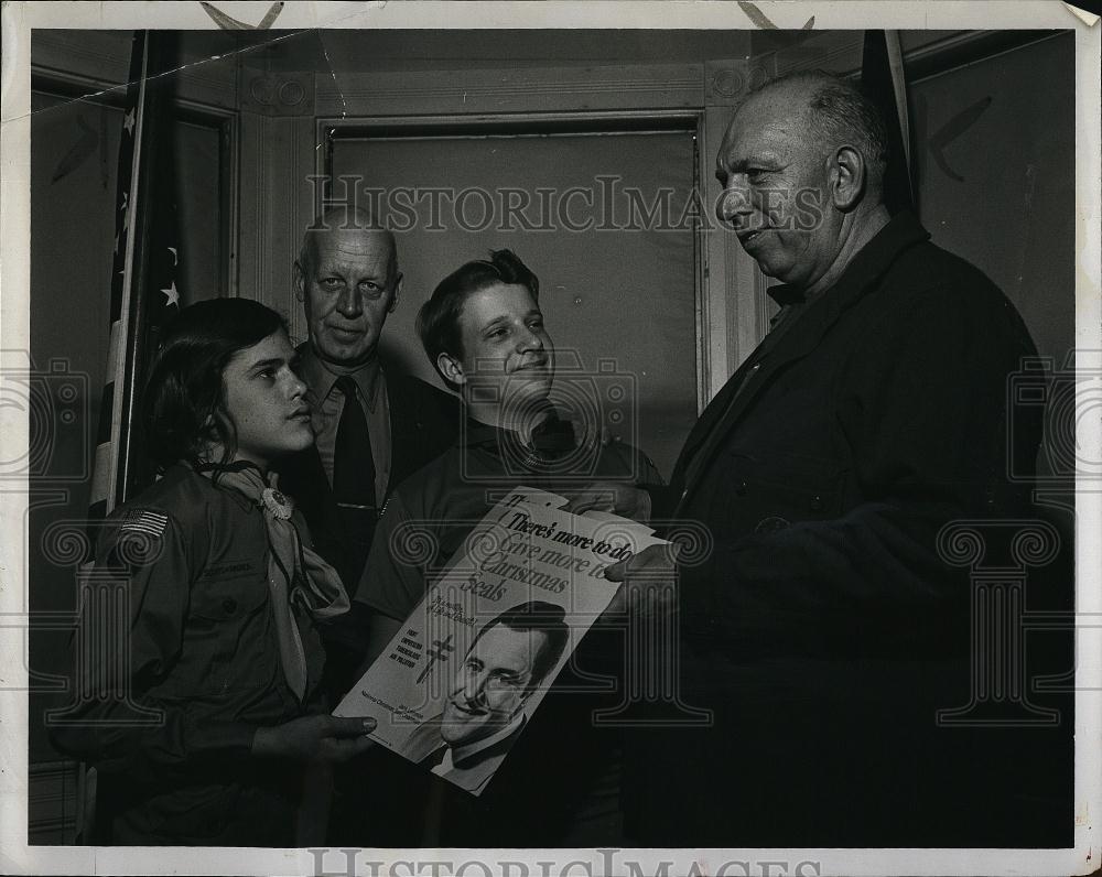 1971 Press Photo Cambridge Boy Scouts promote poster for  Health - RSL90153 - Historic Images
