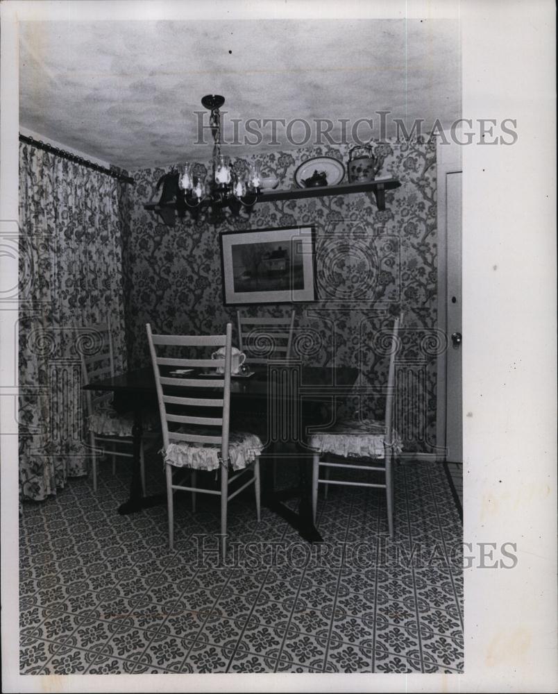 1974 Press Photo Mrs Van Ness Home with antique chandelier - RSL94975 - Historic Images