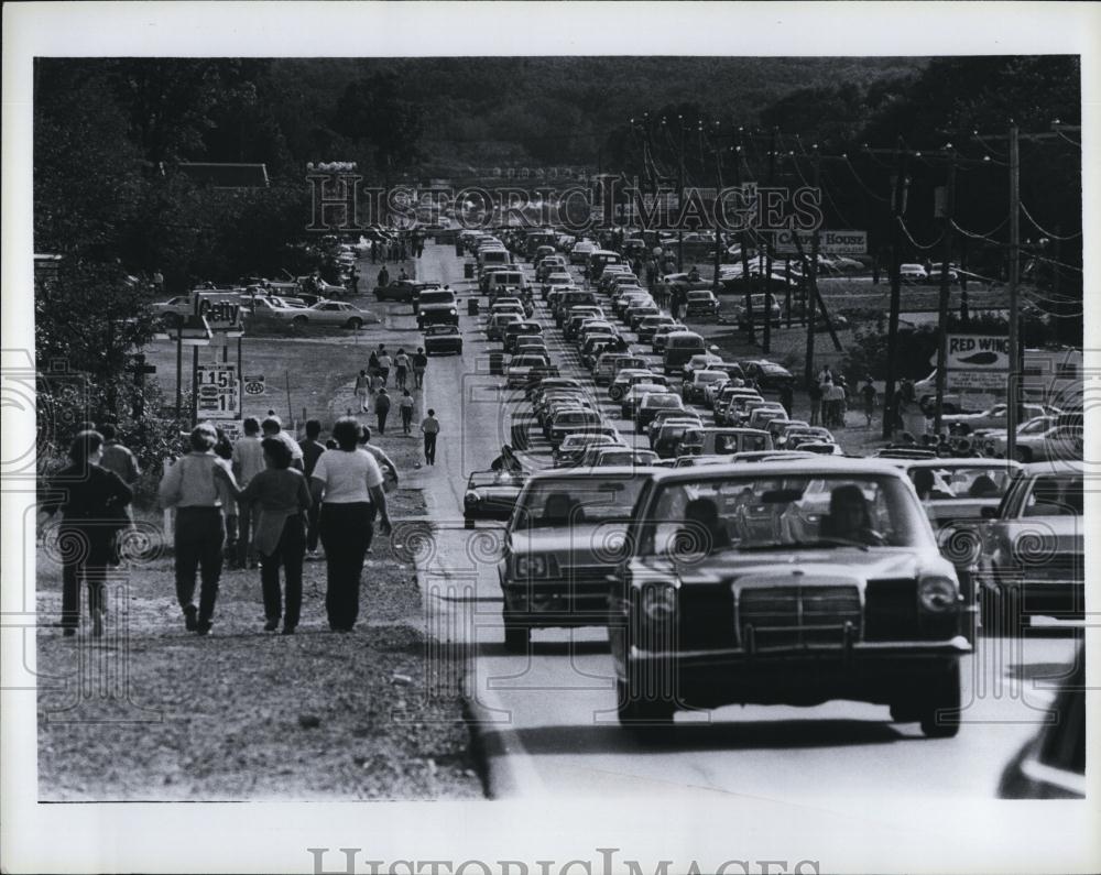 Press Photo Traffic backup for a concert by "The Police" - RSL86609 - Historic Images