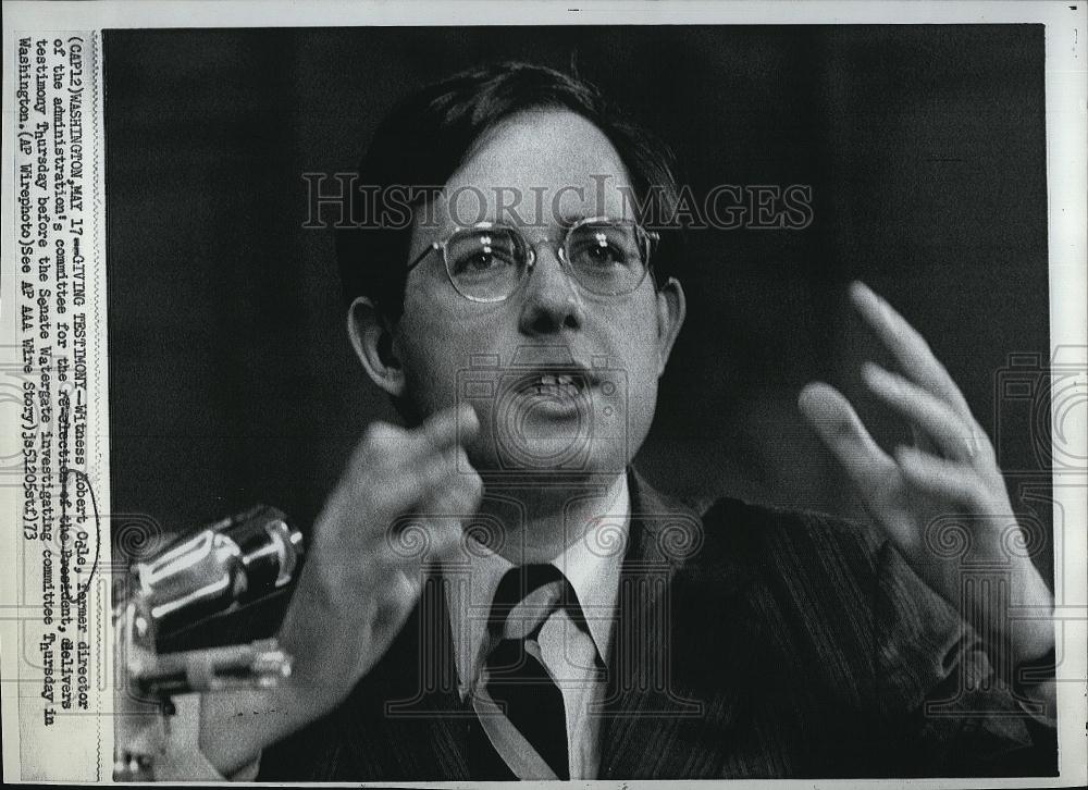 1973 Press Photo witness Robert Odle former director committee reelect President - Historic Images