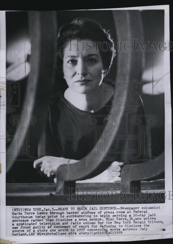 1959 Press Photo Newspaper Columnist Marie Torree Federal Courthouse - RSL83753 - Historic Images