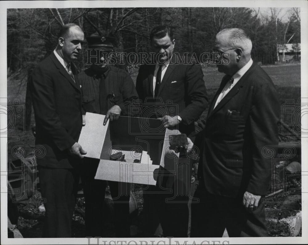 Press Photo Lt Det Frank Trabucco, Chief Albert St Germaine, Lt Det Leo - Historic Images