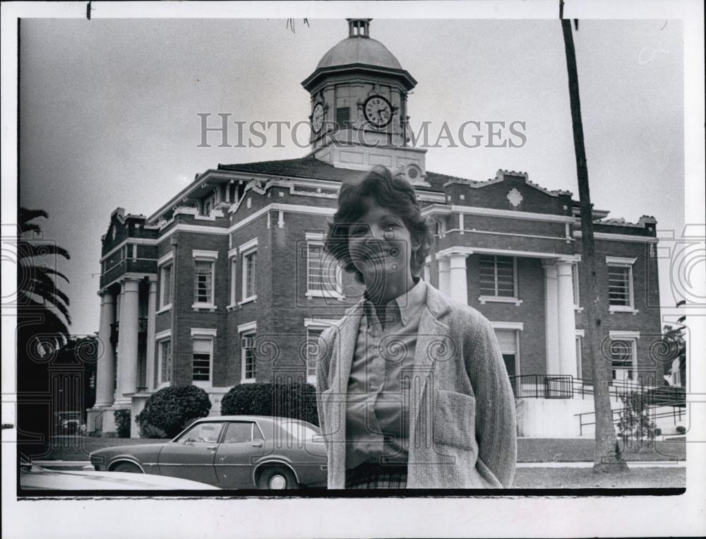 1980 Press Photo Deborah Thomas on Staff with "Citrus Times" - RSL67809 - Historic Images