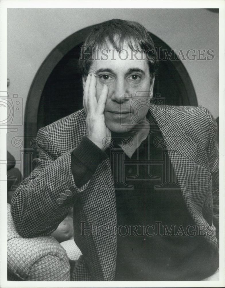 Press Photo Grammy Award Winning American Singer-Songwriter, Poet Paul Simon - Historic Images