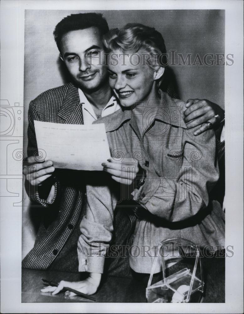 1952 Press Photo Actress Marion Marshall &amp; director Stanley Donen to wed - Historic Images