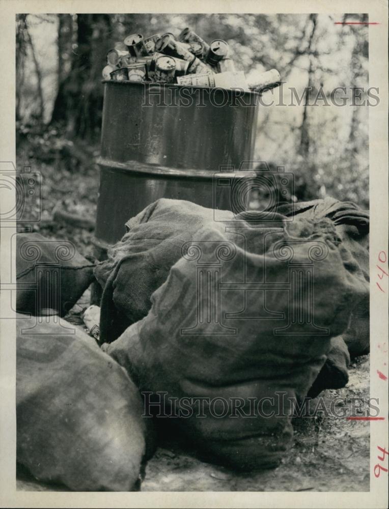 1970 Press Photo Debris gathered on river bottom Ichetycknee river cleanup - Historic Images