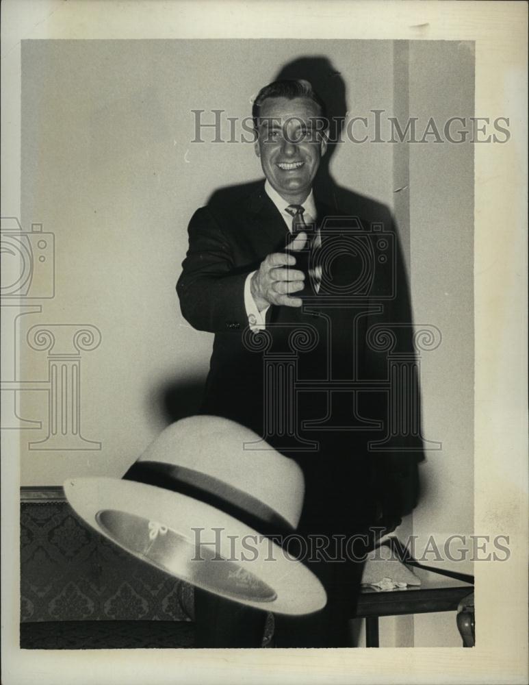 1966 Press Photo Edward J McCormack former Attorney General of Massachusets - Historic Images