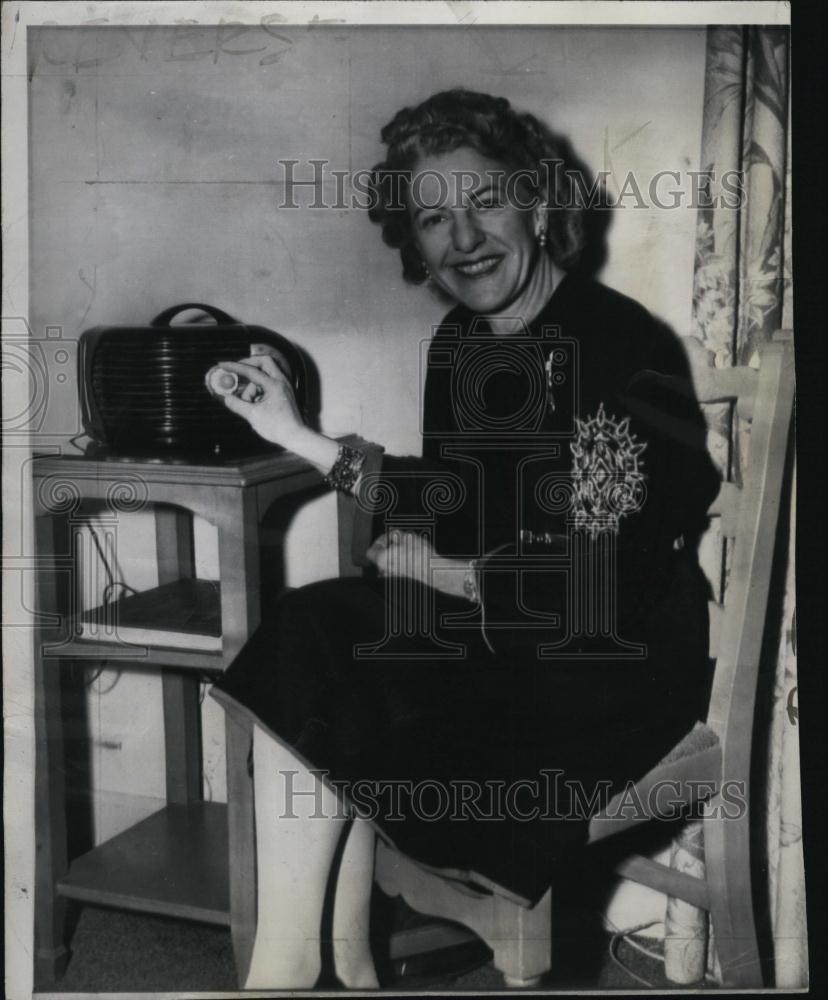 1944 Press Photo Mrs Mark Clark, wife of Gen leading troops near Rome - Historic Images