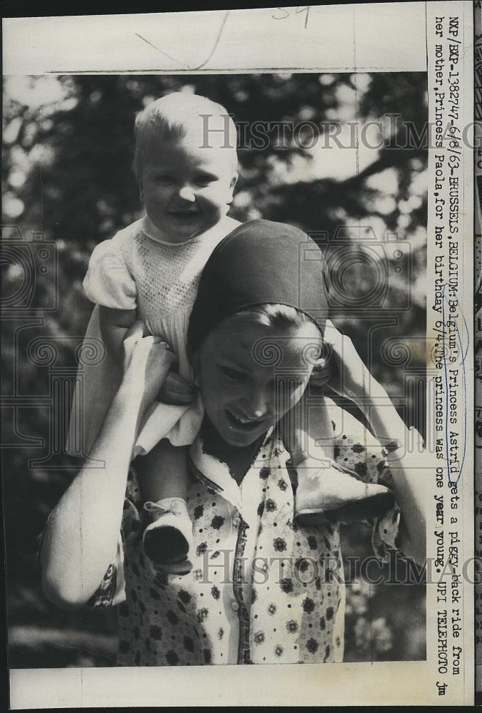 1963 Press Photo Belgian Princess Astrid Gets Piggy Back Ride From Princess Paol - Historic Images