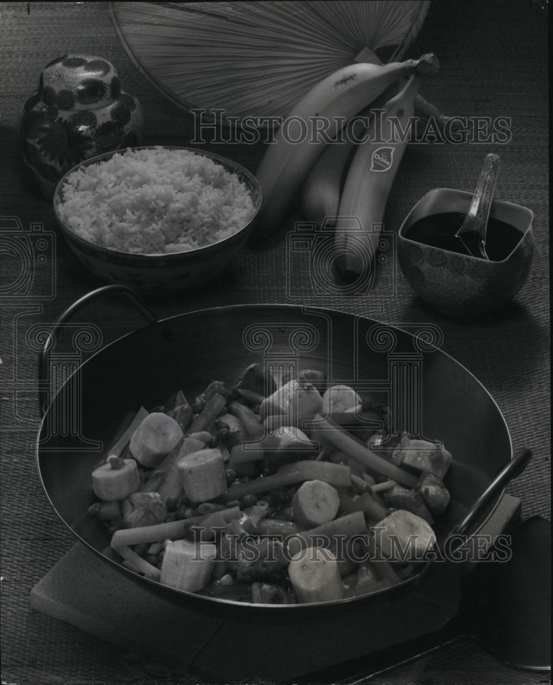 1978 Press Photo San Francisco Quick Fry, Stir Fry Chicken, Vegetables, Bananas - Historic Images