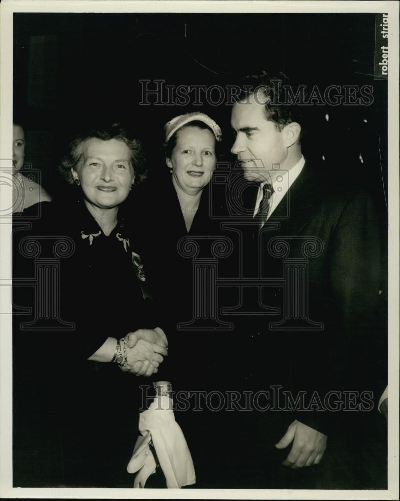 1954 Press Photo Vice President Richard Nixon Carroll Kearns Republican Women - Historic Images