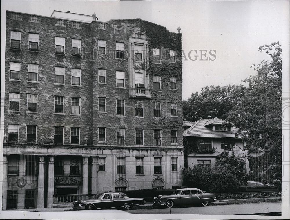 1962 Press Photo The Tosi home in Brighton where a crime happened - RSL91033 - Historic Images