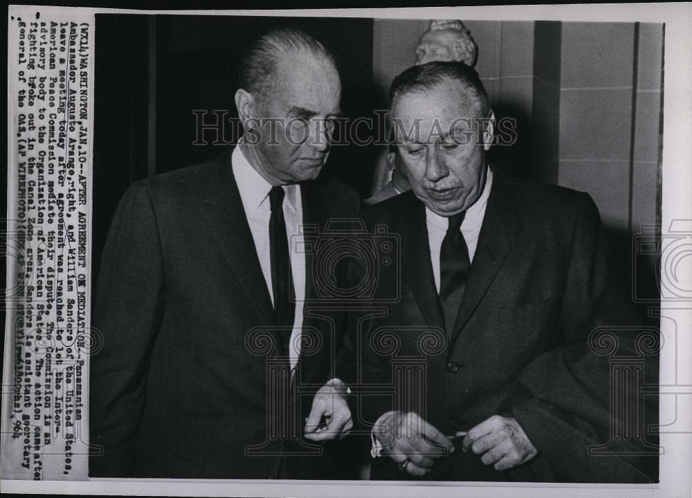 1964 Press Photo Panamanian Ambassador Augusto Arange, William Sanders - Historic Images