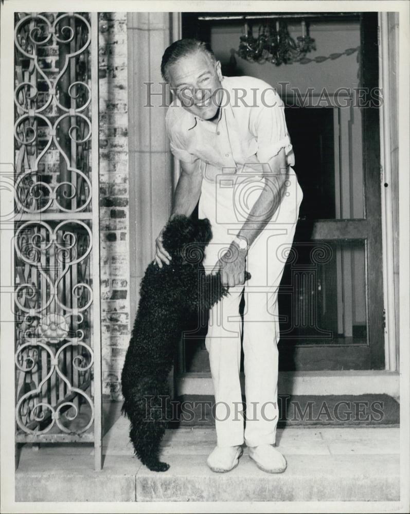 1960 Press Photo Henry Cabot Lodge &amp; Dog Jamie - RSL03799 - Historic Images