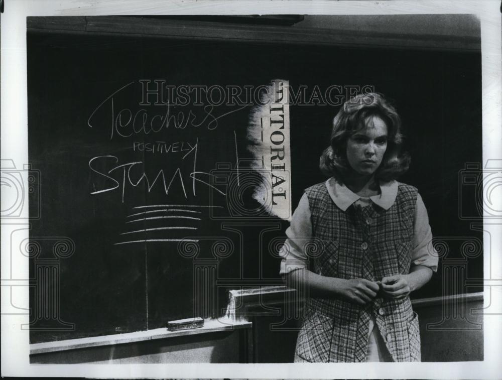 1971 Press Photo Actress Sandy Dennis in " Up the Down Staircase" - RSL88487 - Historic Images
