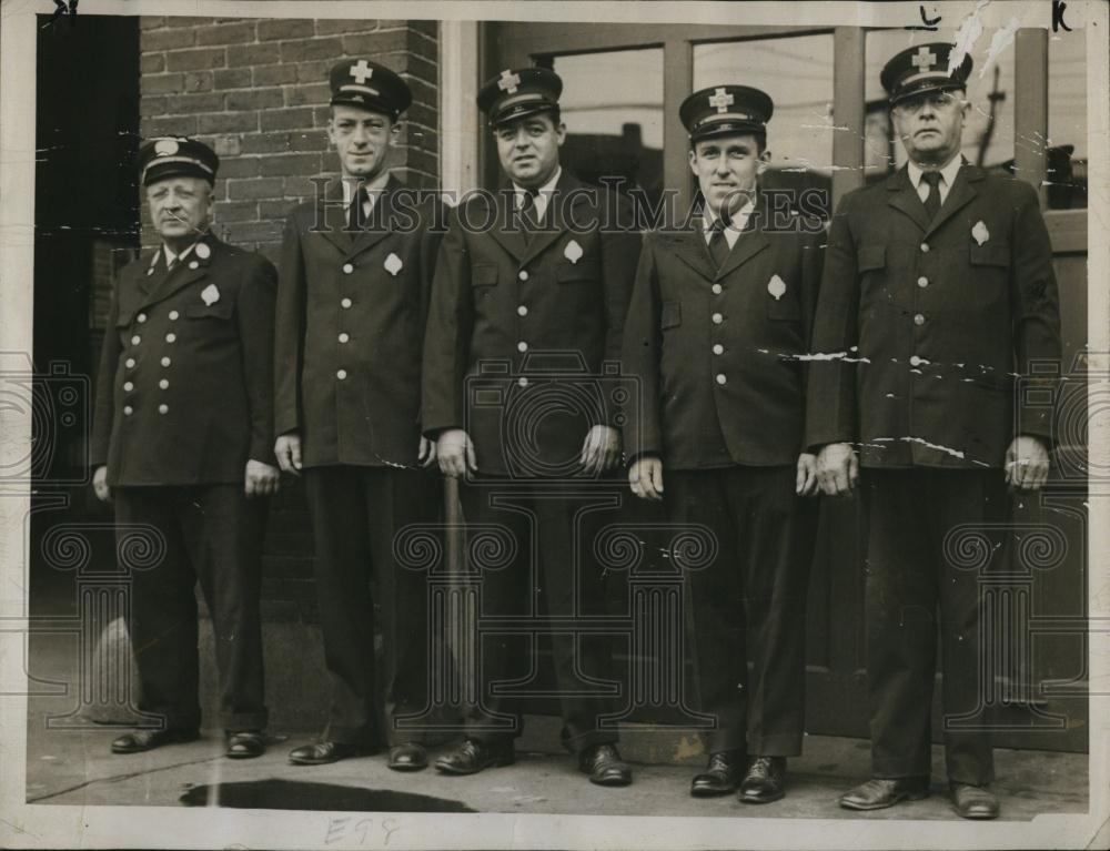 1953 Press Photo Ladder 3 Somerville Mass Fire Dept - RSL87785 - Historic Images