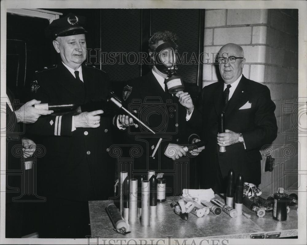 1960 Press Photo John Brocklesey & John Keriakos & Sheriff Fitzpatrick - Historic Images