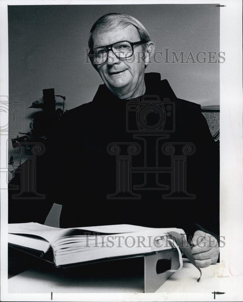 1981 Press Photo Rev Seraphin Sullivan St Petersburg Tampa - RSL62907 - Historic Images