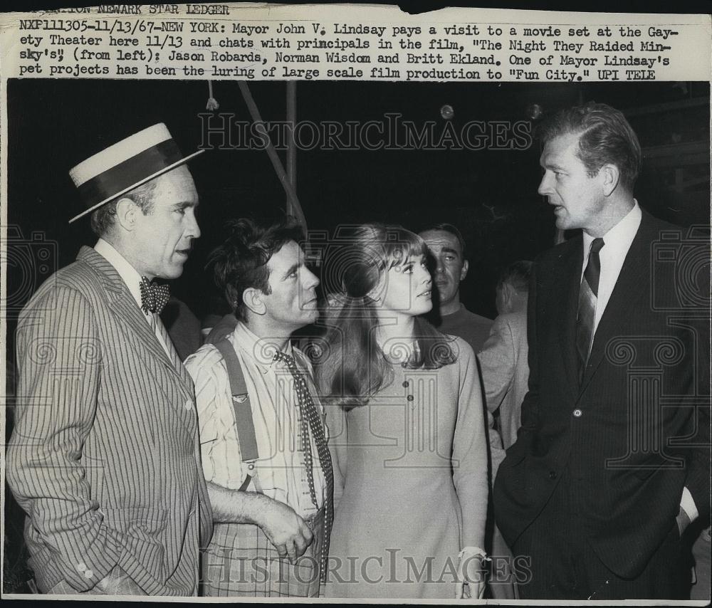1964 Press Photo NY mayor John Lindsay, Jason Robards,N Wisdom & Britt Ekland - Historic Images