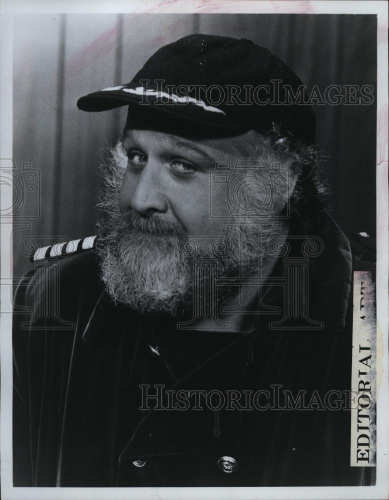 1977 Press Photo Actor Victor Buono Poses - RSL42597 - Historic Images