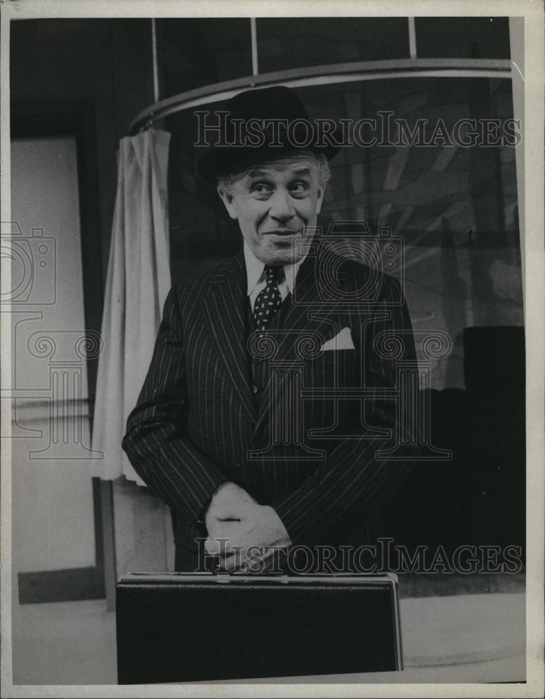 1978 Press Photo Actor George Rose Poses - RSL79893 - Historic Images