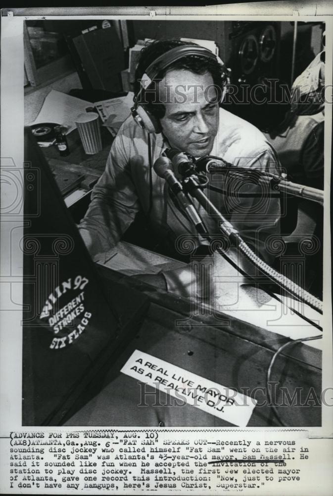 1971 Press Photo Atlanta Mayor Sam Massell On Radio - RSL78915 - Historic Images