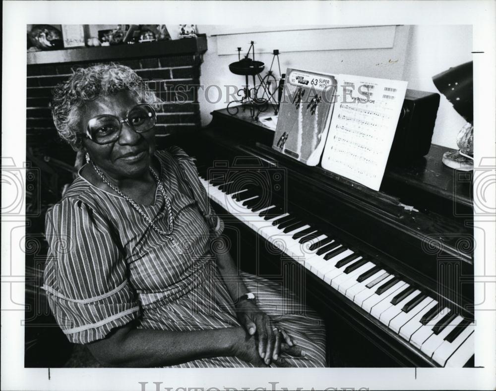 1993 Press Photo Ruth William Gospel Singer &amp; Pianist - RSL97693 - Historic Images