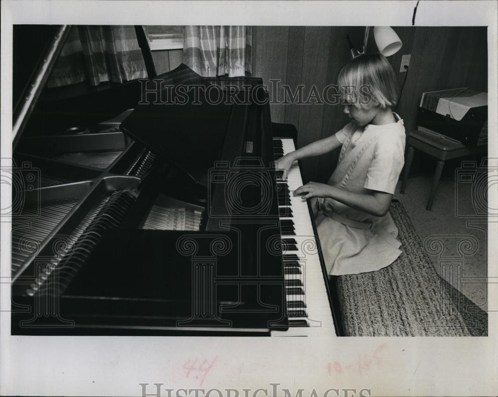 1967 Press Photo Debbie Varner, National Guild Of Piano Teachers Audition - Historic Images