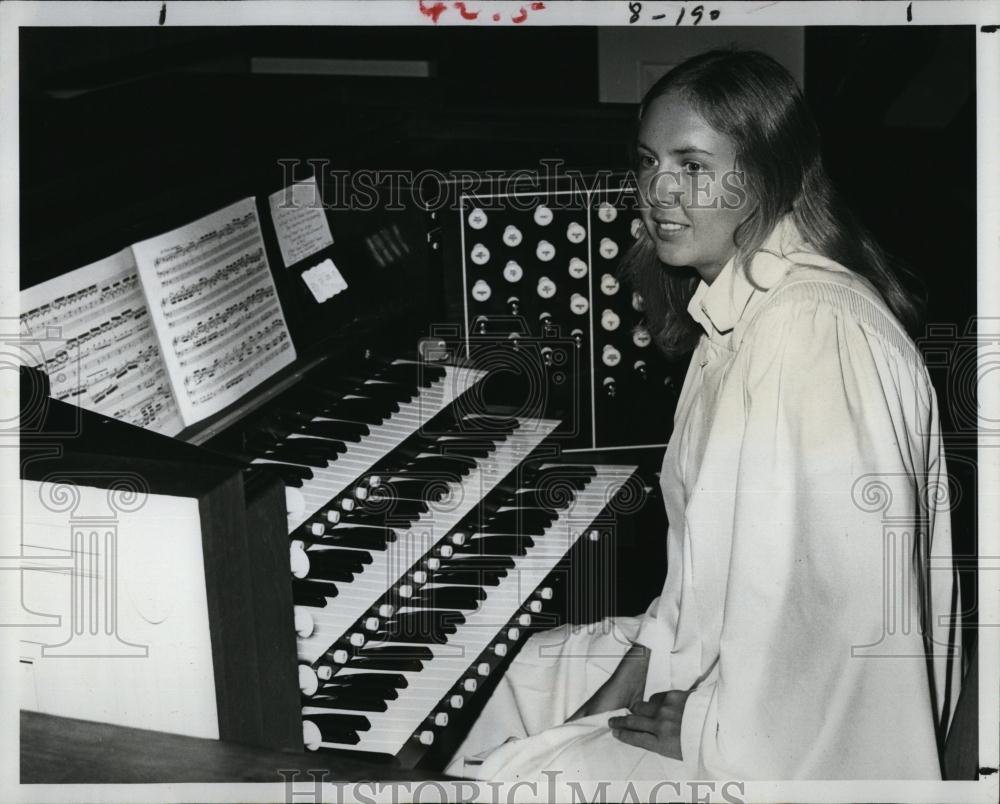 1977 Press Photo Beth Denlinger, Organist at First United Methodist Church - Historic Images