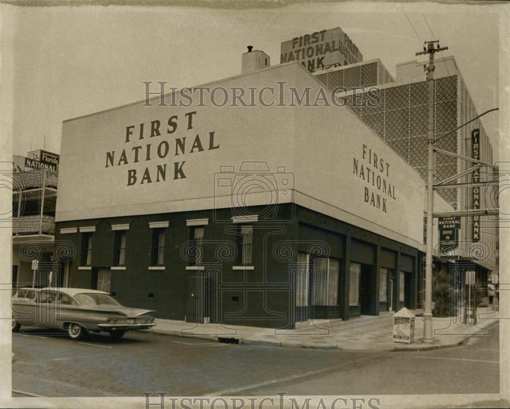 1963 Press Photo First Natl bank of St Petersburg, Fla to be torn down - Historic Images