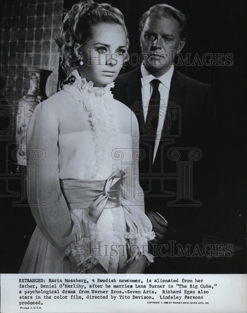 1969 Press Photo Actress Karin Mossberg &amp; Daniel O&#39;Herlihy In &quot;The Big Cube&quot; - Historic Images