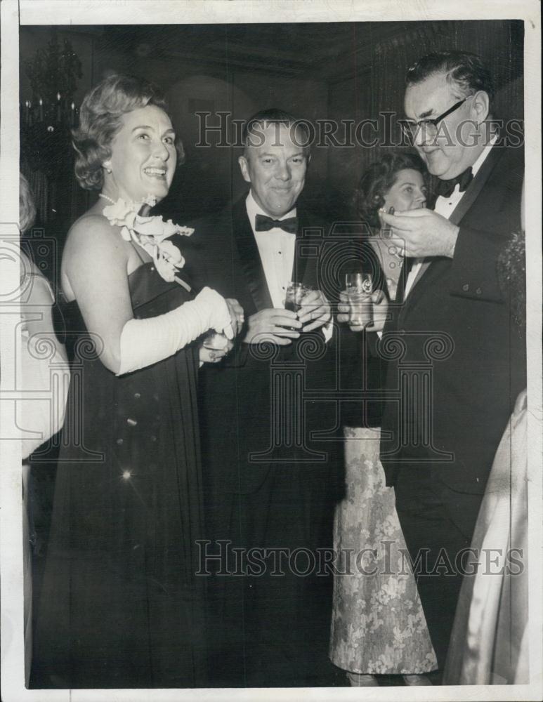 1966 Press Photo Mr &amp; Mrs Edward Mitton, William Tilburg at Snow Ball - Historic Images