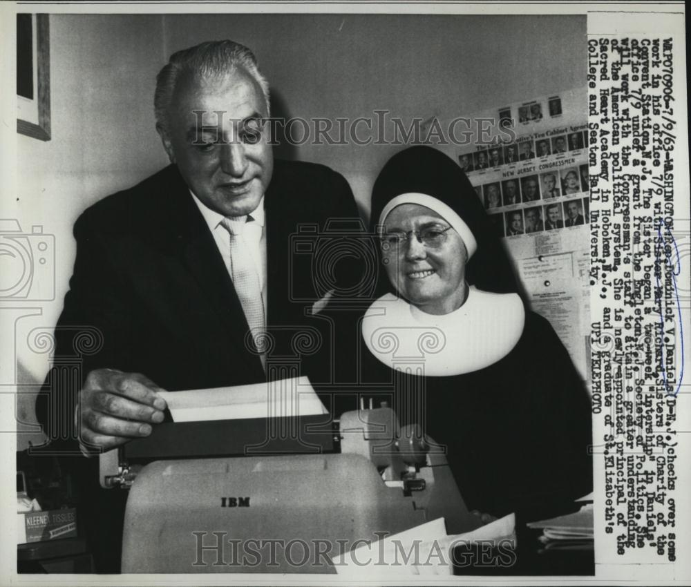 1963 Press Photo Rep Dominick Daniels, Sister Mary Richard - RSL06459 - Historic Images