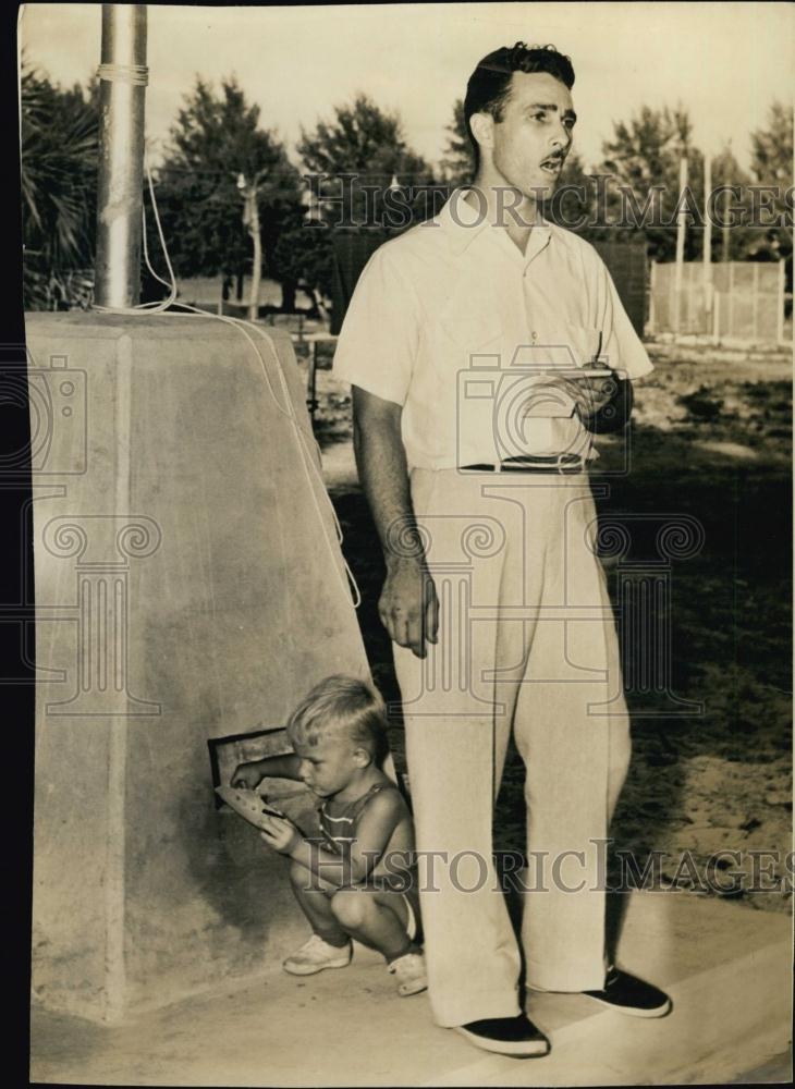 1941 Press Photo Mayor Jack Deacon and Son Jackie - RSL63191 - Historic Images