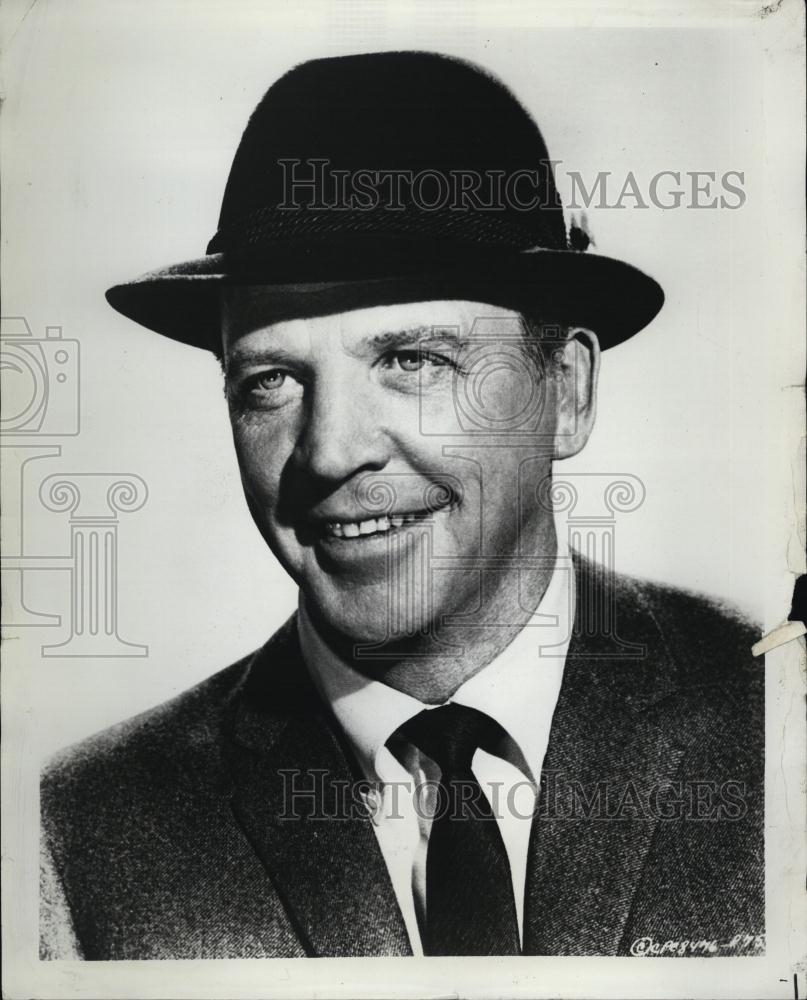 1965 Press Photo Dan Daily in &quot;The Mike Douglas Show&quot; - RSL44789 - Historic Images