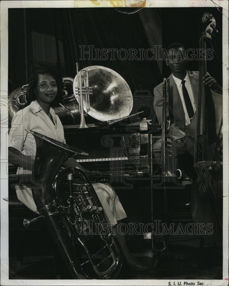 1959 Press Photo Mr &amp; Mrs Robert Thomas awarded masters of arts degrees in Music - Historic Images