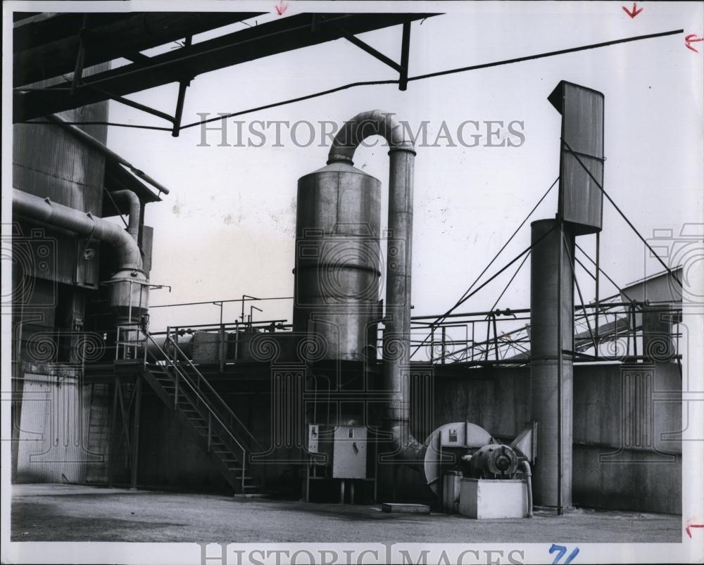 1964 Press Photo Victor Chemical Plant, Fume Scrubber, Furnace Building - Historic Images